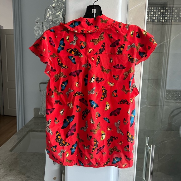 Alice + Olivia Martel Flutter Sleeve Blouse Poppy - Picture 10 of 13